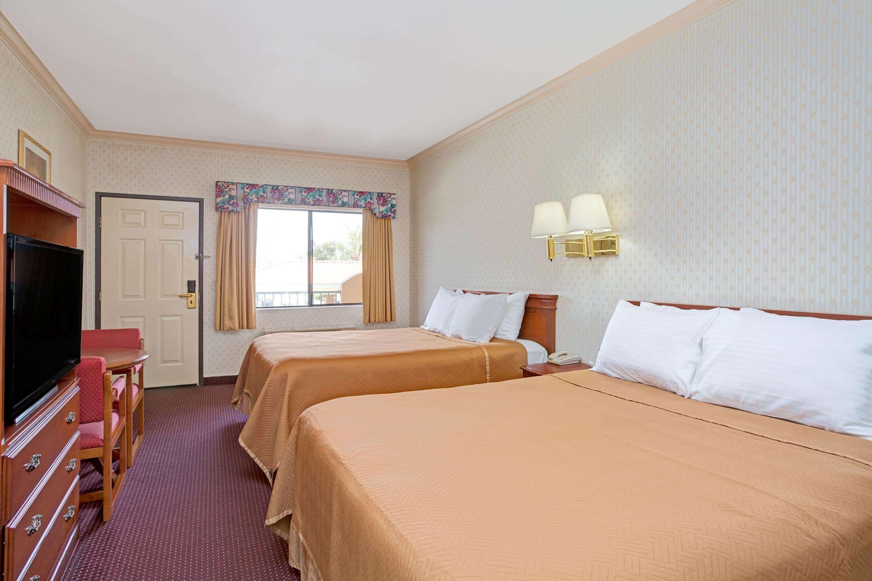 Travelodge By Wyndham Lynwood Extérieur photo