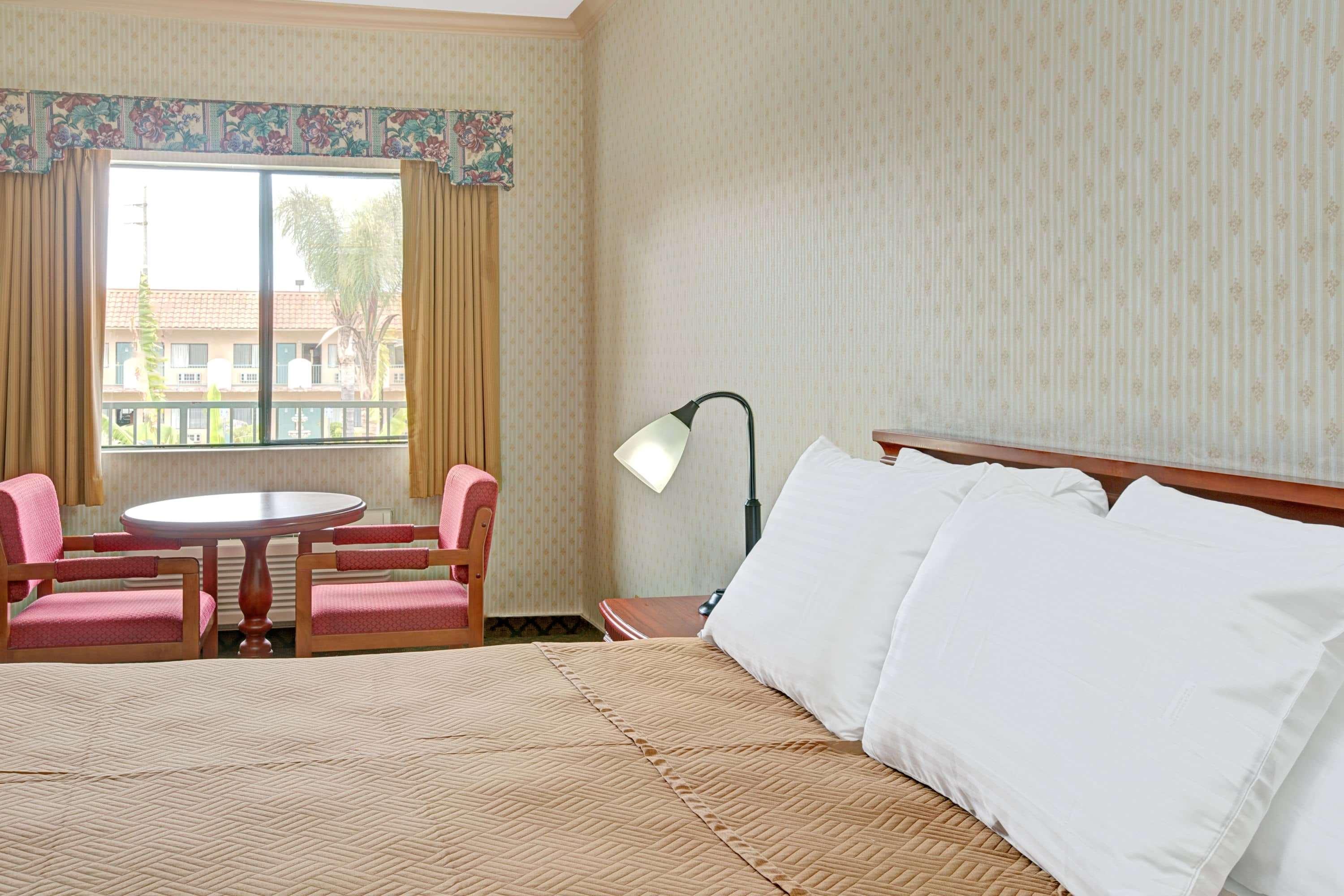 Travelodge By Wyndham Lynwood Extérieur photo